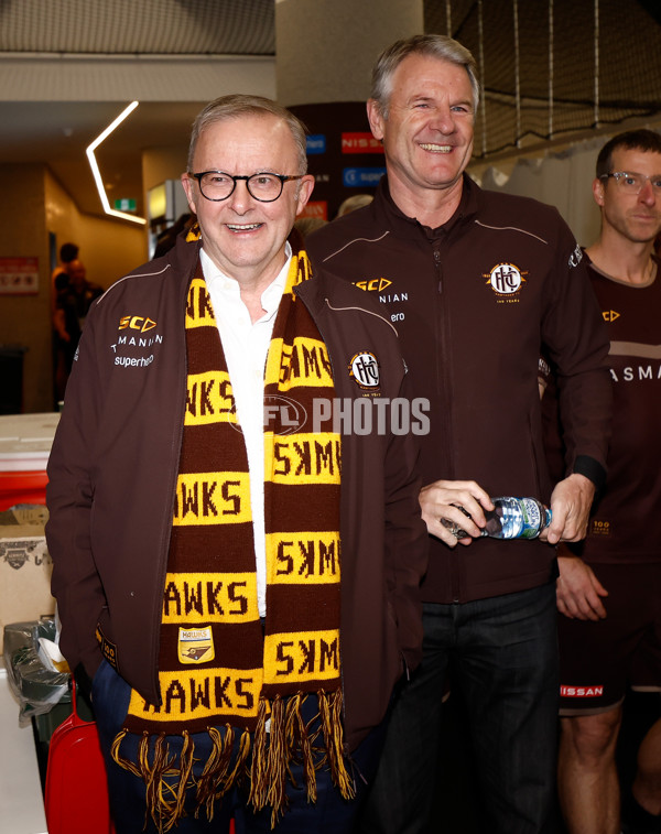 AFL 2025 Round 13 - Western Bulldogs v Hawthorn - A-59839466