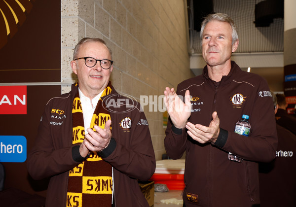 AFL 2025 Round 13 - Western Bulldogs v Hawthorn - A-59839469