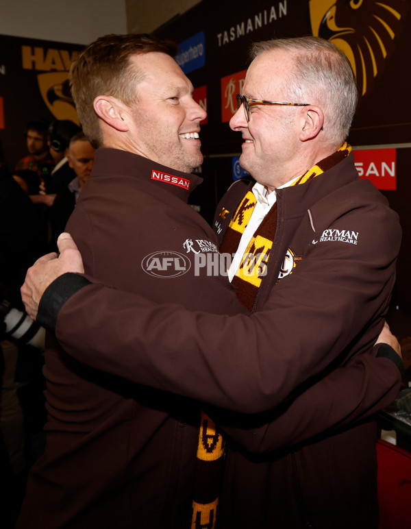 AFL 2025 Round 13 - Western Bulldogs v Hawthorn - A-59841808