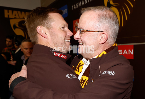 AFL 2025 Round 13 - Western Bulldogs v Hawthorn - A-59841811