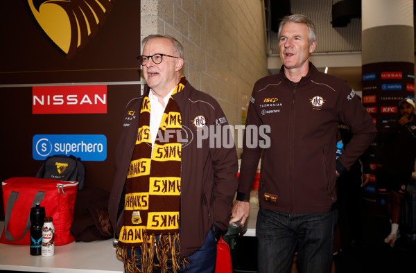 AFL 2025 Round 13 - Western Bulldogs v Hawthorn - A-59841995