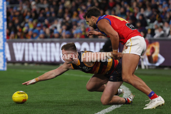 AFL 2025 Round 13 - Adelaide v Brisbane - A-59852819