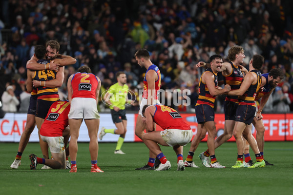 AFL 2025 Round 13 - Adelaide v Brisbane - A-59852897