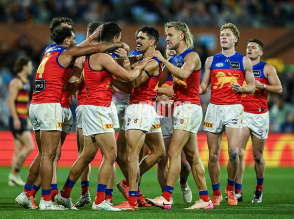 AFL 2025 Round 13 - Adelaide v Brisbane - A-59853531