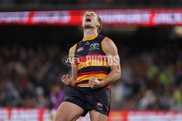 AFL 2025 Round 13 - Adelaide v Brisbane - A-59853544
