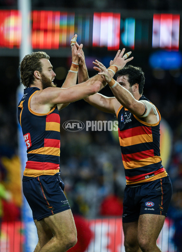AFL 2025 Round 13 - Adelaide v Brisbane - A-59853551