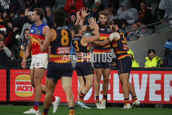AFL 2025 Round 13 - Adelaide v Brisbane - A-59853560