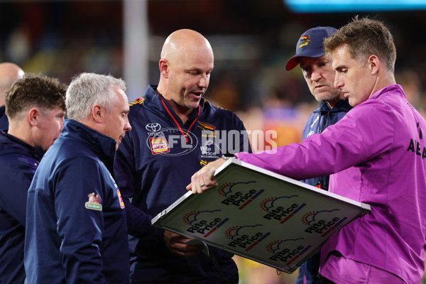 AFL 2025 Round 13 - Adelaide v Brisbane - A-59855662