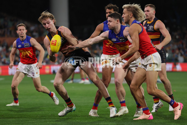 AFL 2025 Round 13 - Adelaide v Brisbane - A-59856443