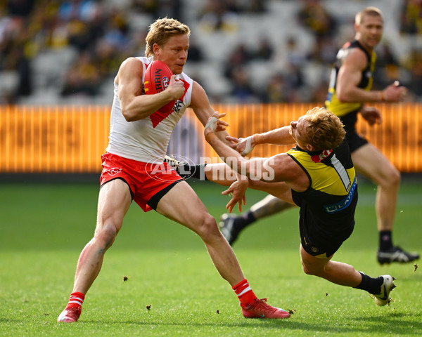 AFL 2025 Round 13 - Richmond v Sydney - A-59862457