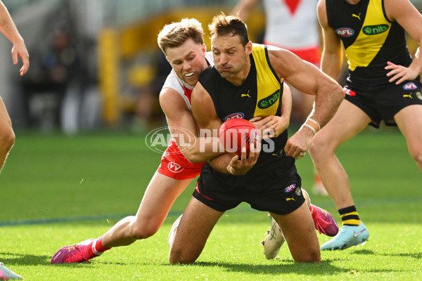 AFL 2025 Round 13 - Richmond v Sydney - A-59862641
