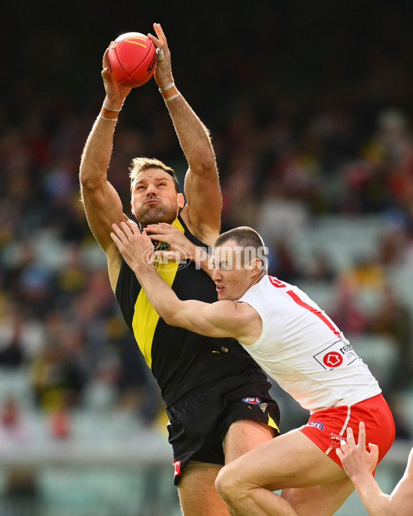 AFL 2025 Round 13 - Richmond v Sydney - A-59862644