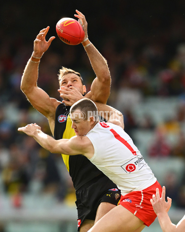 AFL 2025 Round 13 - Richmond v Sydney - A-59862647