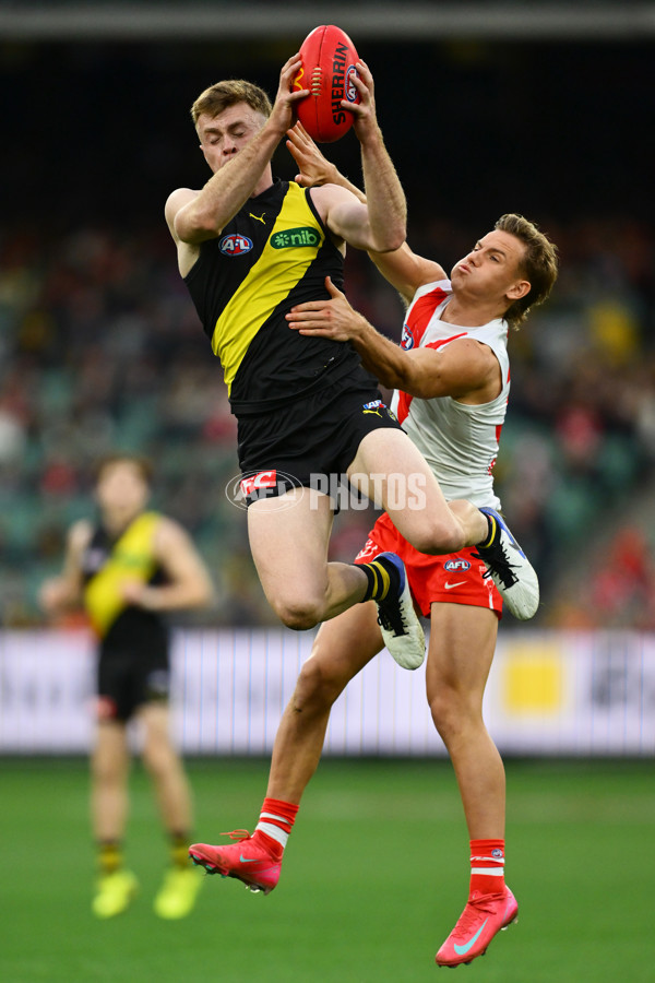 AFL 2025 Round 13 - Richmond v Sydney - A-59865820