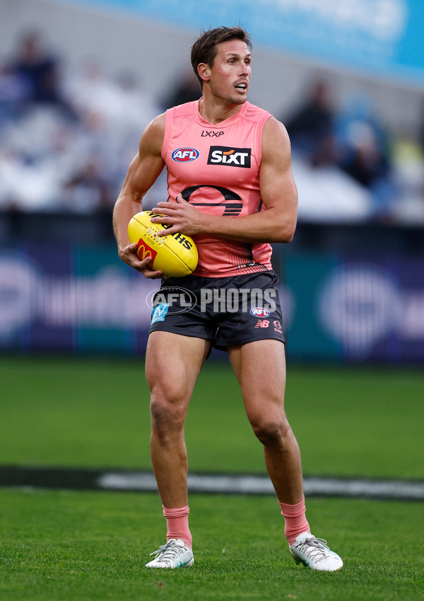 AFL 2025 Round 13 - Geelong v Gold Coast - A-59867847