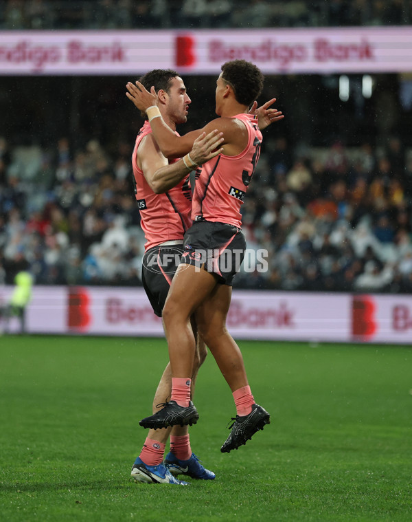 AFL 2025 Round 13 - Geelong v Gold Coast - A-59870367
