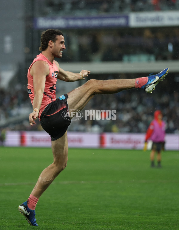 AFL 2025 Round 13 - Geelong v Gold Coast - A-59870370