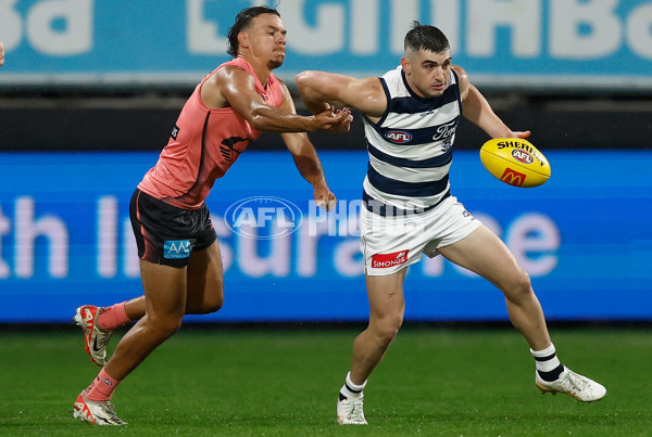AFL 2025 Round 13 - Geelong v Gold Coast - A-59872047