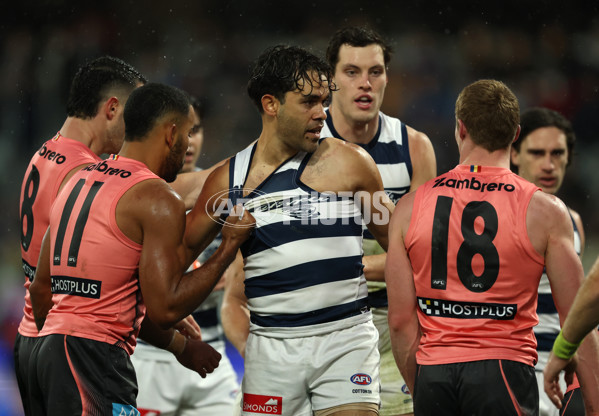 AFL 2025 Round 13 - Geelong v Gold Coast - A-59872048