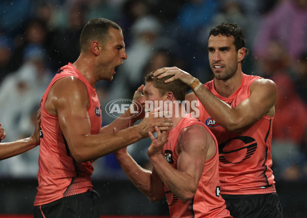 AFL 2025 Round 13 - Geelong v Gold Coast - A-59872050