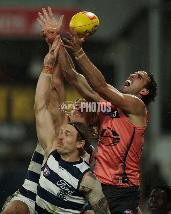 AFL 2025 Round 13 - Geelong v Gold Coast - A-59872532