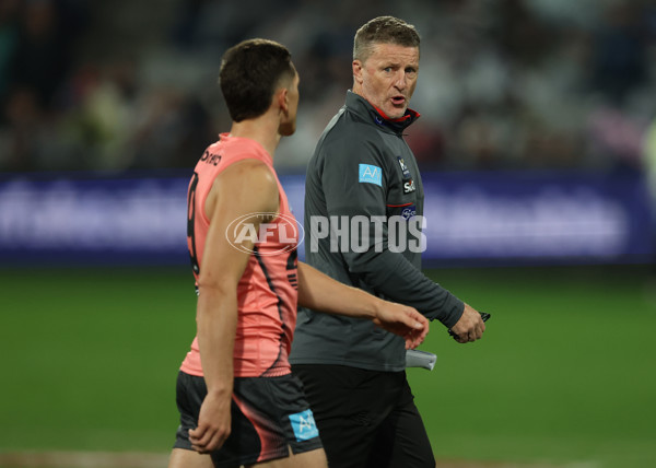 AFL 2025 Round 13 - Geelong v Gold Coast - A-59872595