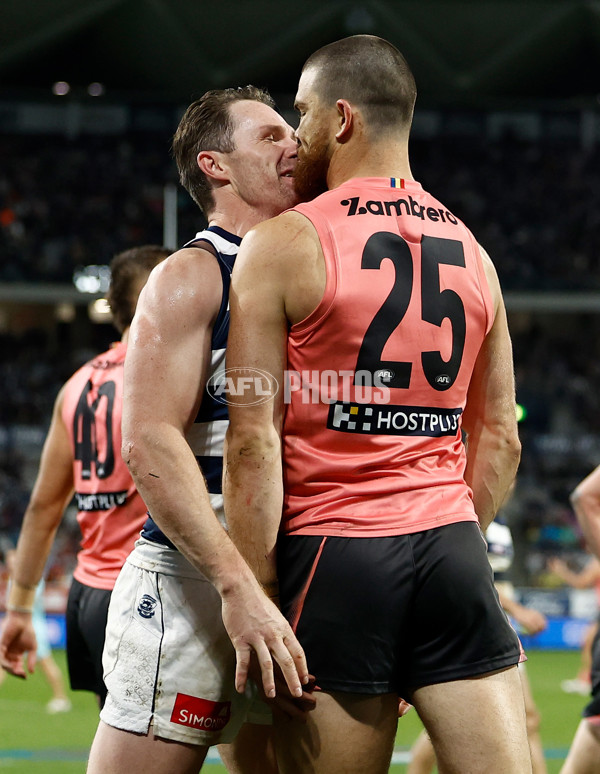 AFL 2025 Round 13 - Geelong v Gold Coast - A-59875313