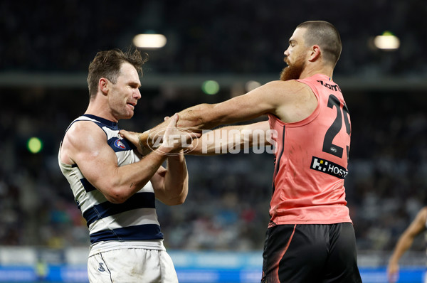 AFL 2025 Round 13 - Geelong v Gold Coast - A-59875319