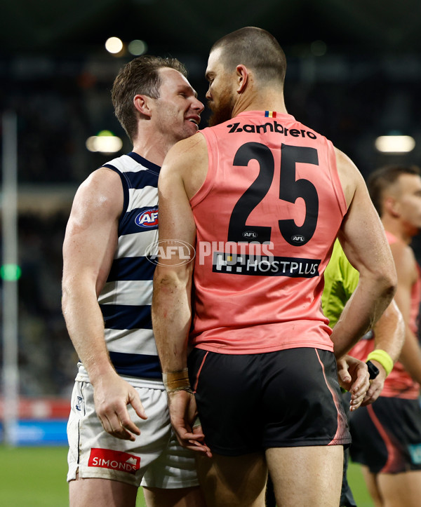 AFL 2025 Round 13 - Geelong v Gold Coast - A-59880174