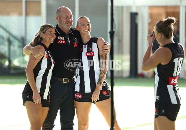 AFLW 2025 Media - Collingwood Team Photo Day - A-60316925