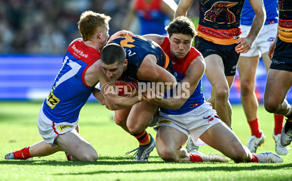 AFL 2025 Round 17 - Adelaide v Melbourne - A-60419275