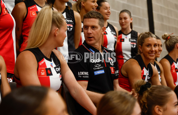 AFLW 2025 Media - St Kilda Team Photo Day - A-60429893