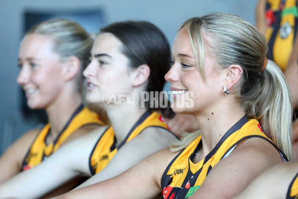 AFLW 2025 Media - Hawthorn Team Photo Day - A-60430148