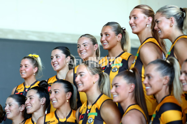 AFLW 2025 Media - Hawthorn Team Photo Day - A-60430162