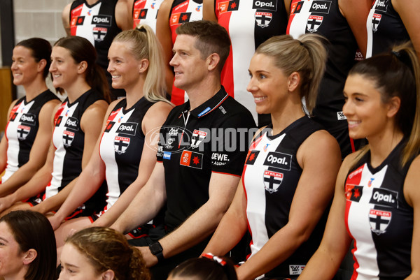 AFLW 2025 Media - St Kilda Team Photo Day - A-60430199
