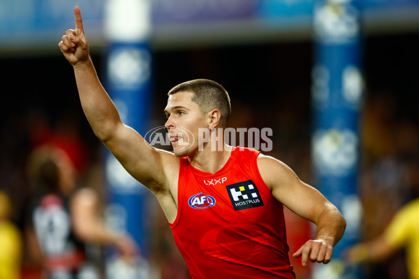 AFL 2025 Round 18 - Gold Coast v Collingwood - A-60473854