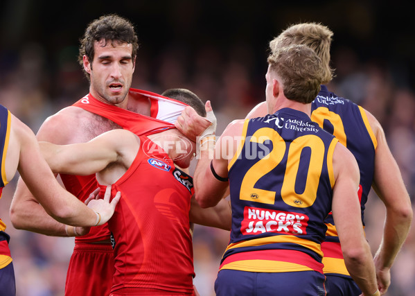 AFL 2025 Round 19 - Adelaide v Gold Coast - A-60671570