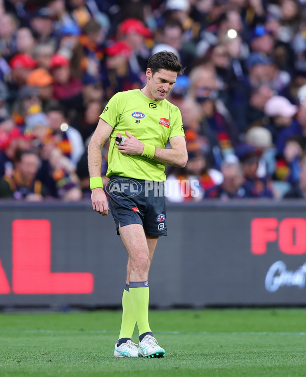 AFL 2025 Round 19 - Adelaide v Gold Coast - A-60674156