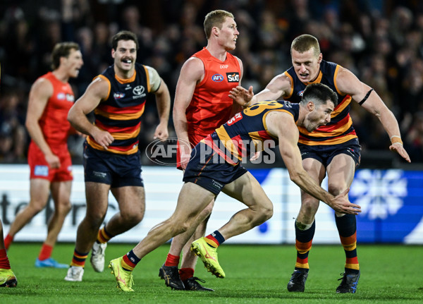 AFL 2025 Round 19 - Adelaide v Gold Coast - A-60684578