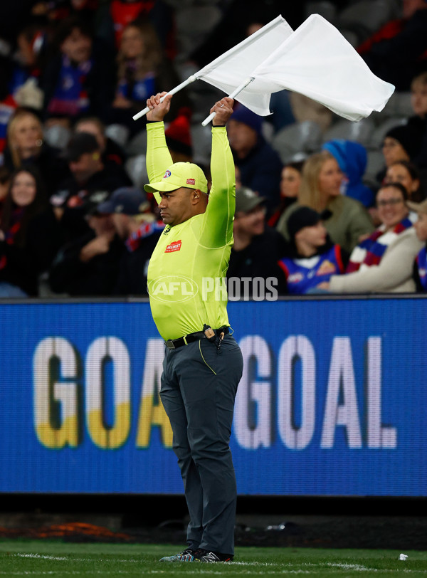 AFL 2025 Round 20 - Essendon v Western Bulldogs - A-60734391
