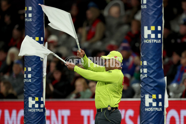 AFL 2025 Round 20 - Essendon v Western Bulldogs - A-60742501