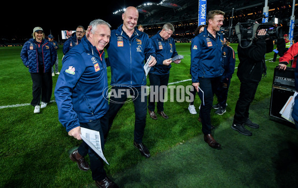 AFL 2025 Round 21 - Adelaide v Hawthorn - A-60898201