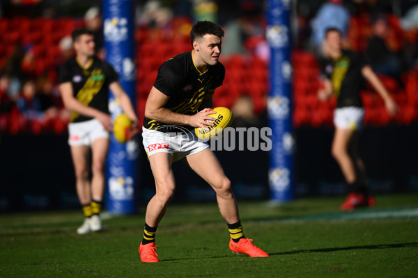 AFL 2025 Round 21 - Gold Coast v Richmond - A-60996151