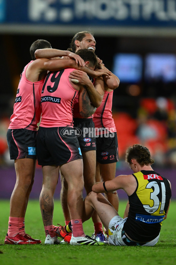 AFL 2025 Round 21 - Gold Coast v Richmond - A-61004597