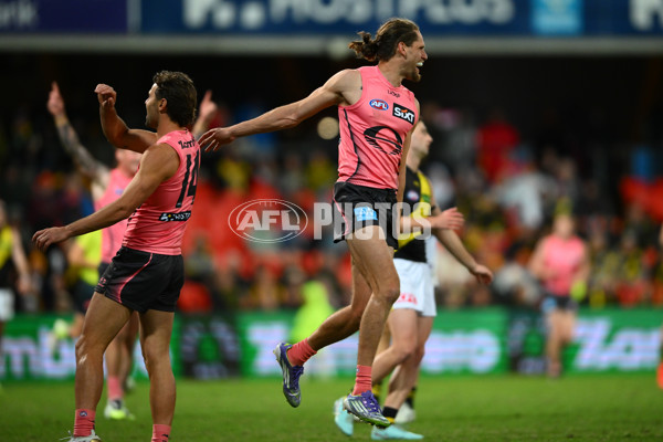 AFL 2025 Round 21 - Gold Coast v Richmond - A-61004605