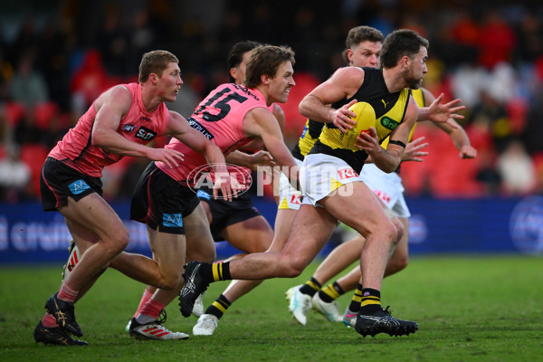 AFL 2025 Round 21 - Gold Coast v Richmond - A-61004923