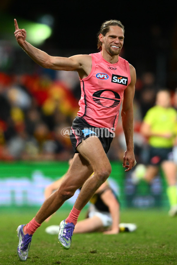 AFL 2025 Round 21 - Gold Coast v Richmond - A-61004990