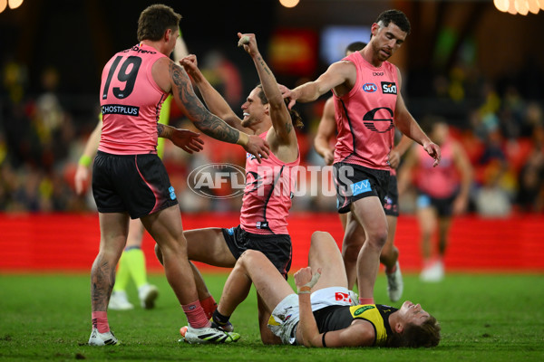 AFL 2025 Round 21 - Gold Coast v Richmond - A-61007742