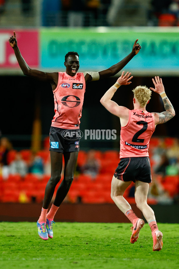 AFL 2025 Round 21 - Gold Coast v Richmond - A-61007812