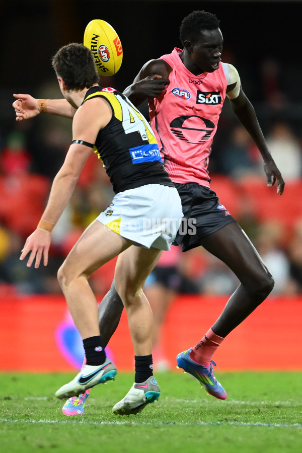 AFL 2025 Round 21 - Gold Coast v Richmond - A-61010071